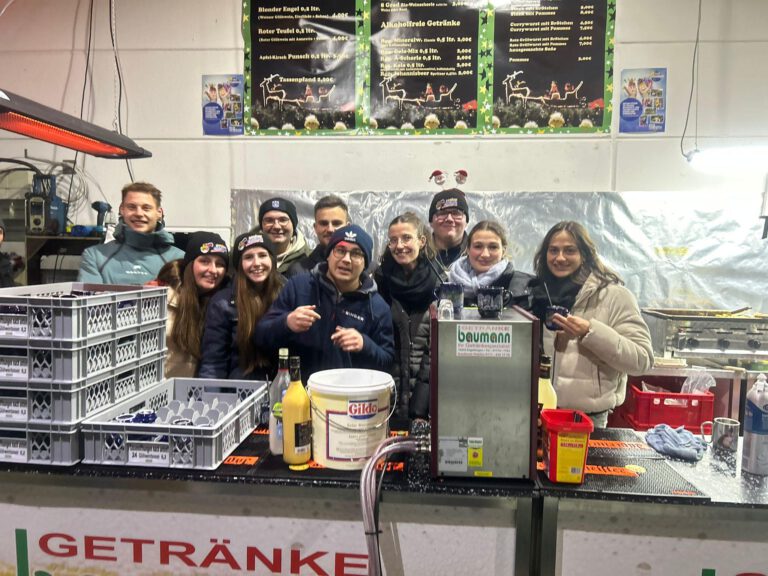 Arbeitseinsatz beim Weihnachtsmarkt in Eigeltingen